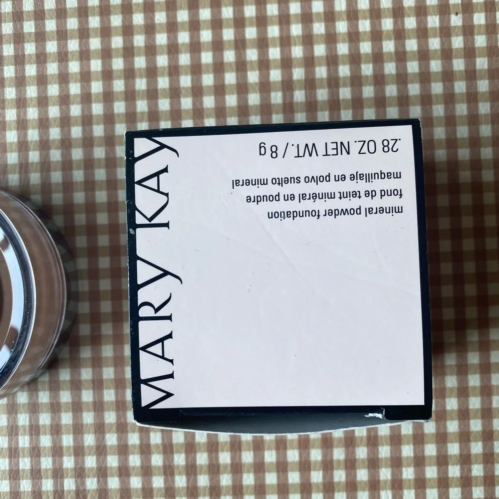 MARY KAY MINERAL POWDER FOUNDATION. BRONZE 4. DISCONTINUED. NEW